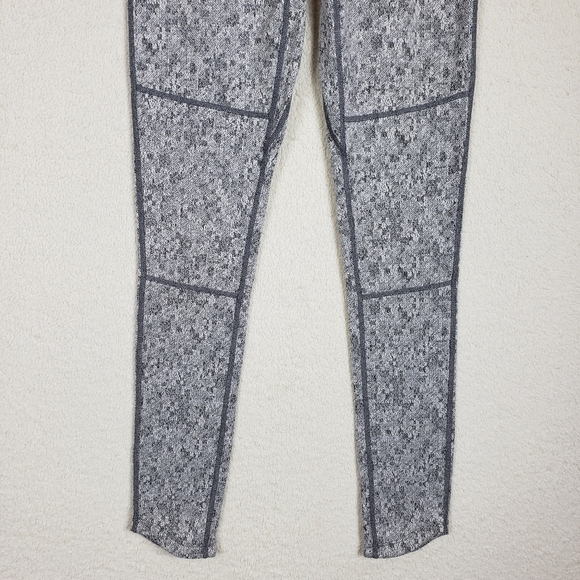 Gymshark gray leggings size XS - Picture 2 of 9